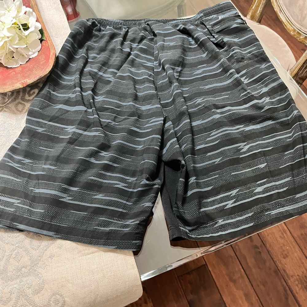 Men’s Nike dri-fit shorts XL